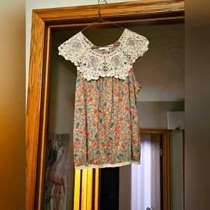 Tank Top - Lace - Forever 21- Medium